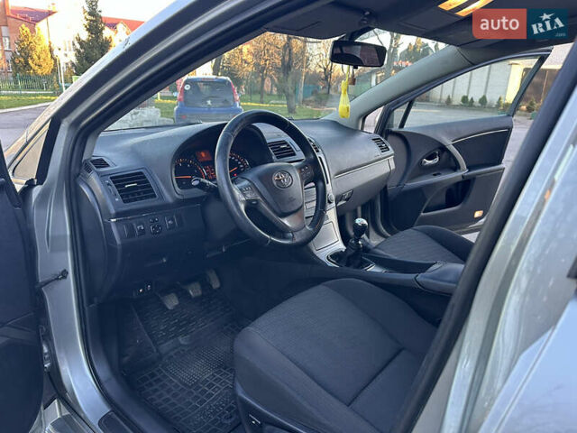 Сірий Тойота Авенсіс, об'ємом двигуна 2.2 л та пробігом 232 тис. км за 7999 $, фото 31 на Automoto.ua