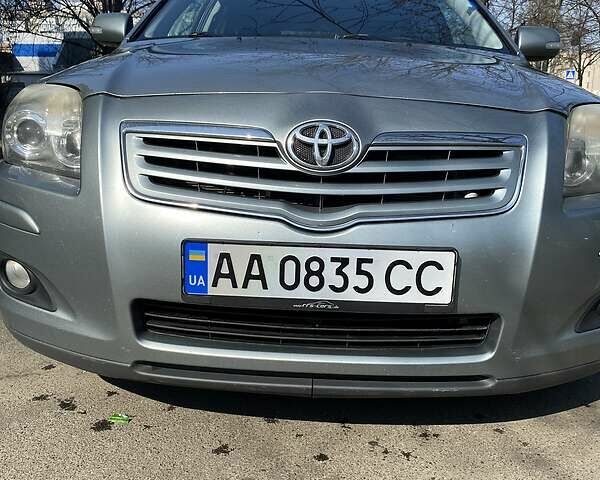 Сірий Тойота Авенсіс, об'ємом двигуна 2 л та пробігом 241 тис. км за 8000 $, фото 3 на Automoto.ua