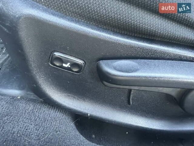 Серый Тойота Авенсис, объемом двигателя 2.23 л и пробегом 288 тыс. км за 6950 $, фото 11 на Automoto.ua