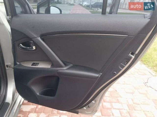 Серый Тойота Авенсис, объемом двигателя 2.2 л и пробегом 230 тыс. км за 7700 $, фото 5 на Automoto.ua