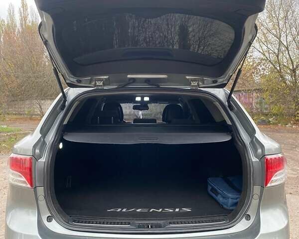 Серый Тойота Авенсис, объемом двигателя 2.2 л и пробегом 280 тыс. км за 8900 $, фото 3 на Automoto.ua