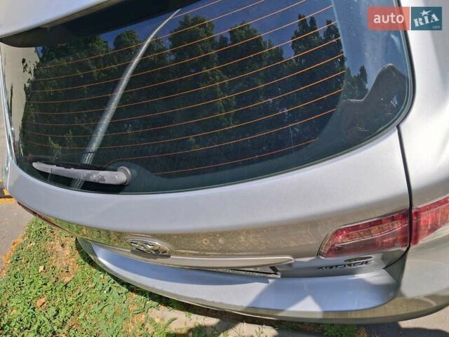 Серый Тойота Авенсис, объемом двигателя 2 л и пробегом 240 тыс. км за 7700 $, фото 3 на Automoto.ua