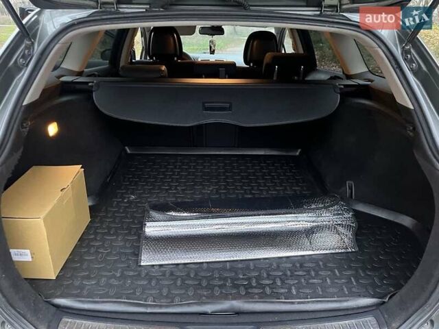 Серый Тойота Авенсис, объемом двигателя 2 л и пробегом 277 тыс. км за 8500 $, фото 9 на Automoto.ua