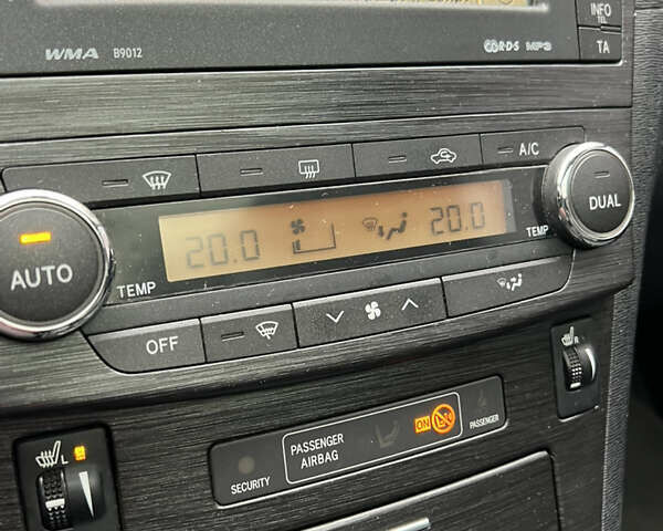 Серый Тойота Авенсис, объемом двигателя 2.23 л и пробегом 210 тыс. км за 9400 $, фото 31 на Automoto.ua