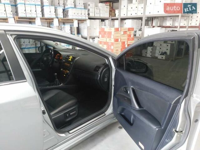 Серый Тойота Авенсис, объемом двигателя 2.2 л и пробегом 300 тыс. км за 8800 $, фото 14 на Automoto.ua