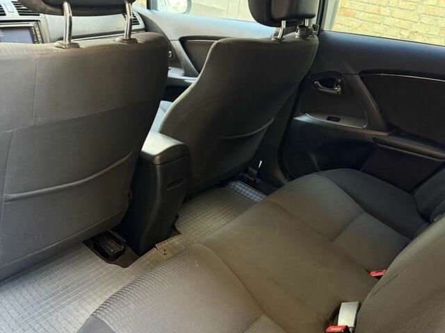 Сірий Тойота Авенсіс, об'ємом двигуна 2.2 л та пробігом 215 тис. км за 8500 $, фото 4 на Automoto.ua