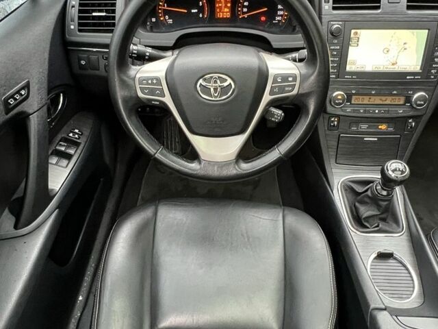 Серый Тойота Авенсис, объемом двигателя 2.2 л и пробегом 210 тыс. км за 9400 $, фото 11 на Automoto.ua