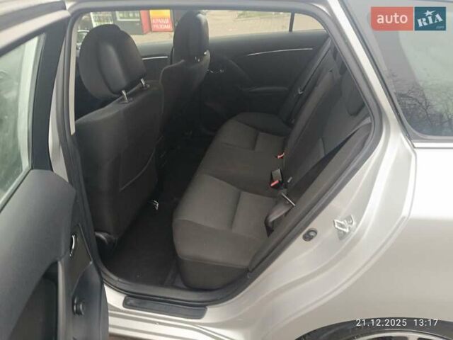 Сірий Тойота Авенсіс, об'ємом двигуна 1.6 л та пробігом 266 тис. км за 7999 $, фото 12 на Automoto.ua