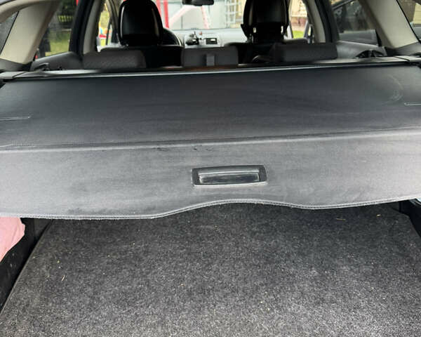 Серый Тойота Авенсис, объемом двигателя 2.23 л и пробегом 245 тыс. км за 8800 $, фото 5 на Automoto.ua