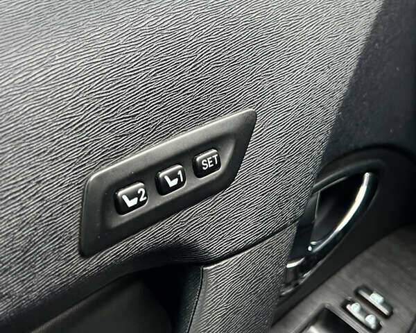 Серый Тойота Авенсис, объемом двигателя 2.23 л и пробегом 210 тыс. км за 9400 $, фото 22 на Automoto.ua