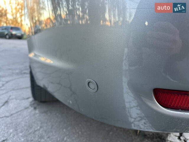 Сірий Тойота Авенсіс, об'ємом двигуна 2.2 л та пробігом 232 тис. км за 7999 $, фото 21 на Automoto.ua