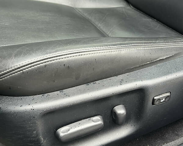 Серый Тойота Авенсис, объемом двигателя 2.23 л и пробегом 210 тыс. км за 9400 $, фото 18 на Automoto.ua