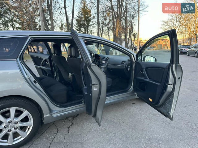 Сірий Тойота Авенсіс, об'ємом двигуна 2.2 л та пробігом 232 тис. км за 7999 $, фото 51 на Automoto.ua