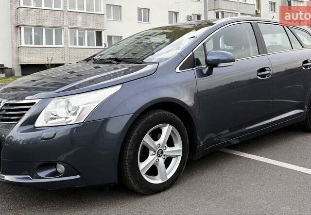 Серый Тойота Авенсис, объемом двигателя 1.6 л и пробегом 200 тыс. км за 8400 $, фото 10 на Automoto.ua