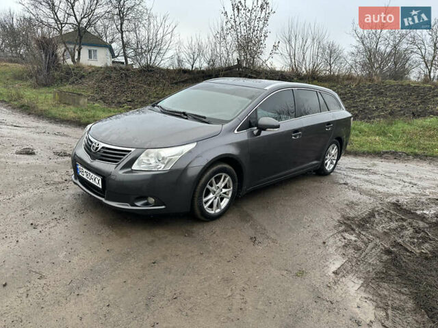 Серый Тойота Авенсис, объемом двигателя 2 л и пробегом 275 тыс. км за 8700 $, фото 3 на Automoto.ua