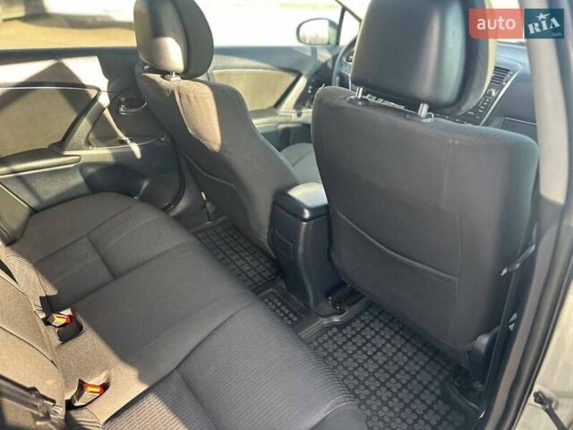 Серый Тойота Авенсис, объемом двигателя 2.2 л и пробегом 240 тыс. км за 6950 $, фото 15 на Automoto.ua