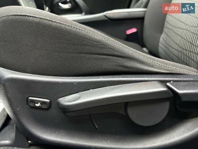 Сірий Тойота Авенсіс, об'ємом двигуна 2.23 л та пробігом 198 тис. км за 9800 $, фото 14 на Automoto.ua