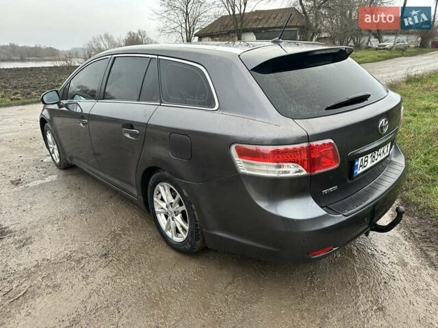 Серый Тойота Авенсис, объемом двигателя 2 л и пробегом 275 тыс. км за 8700 $, фото 2 на Automoto.ua