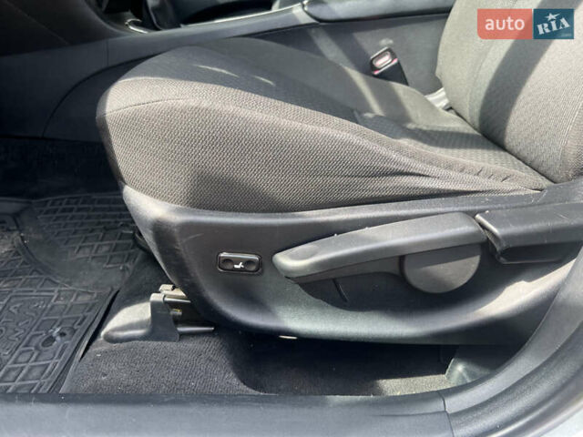 Серый Тойота Авенсис, объемом двигателя 2.23 л и пробегом 310 тыс. км за 7200 $, фото 18 на Automoto.ua