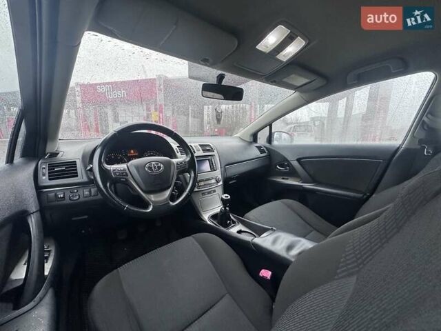 Сірий Тойота Авенсіс, об'ємом двигуна 2 л та пробігом 251 тис. км за 7999 $, фото 45 на Automoto.ua