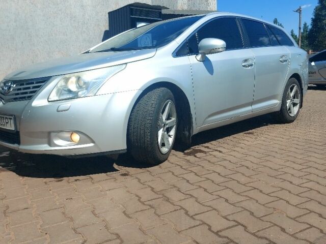 Серый Тойота Авенсис, объемом двигателя 2.2 л и пробегом 290 тыс. км за 8700 $, фото 8 на Automoto.ua