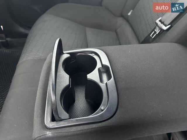 Сірий Тойота Авенсіс, об'ємом двигуна 2 л та пробігом 251 тис. км за 7999 $, фото 42 на Automoto.ua
