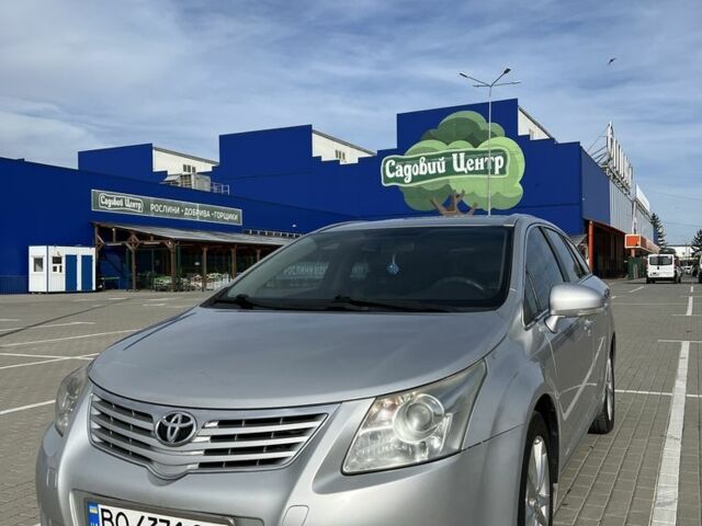 Серый Тойота Авенсис, объемом двигателя 2 л и пробегом 250 тыс. км за 7800 $, фото 1 на Automoto.ua
