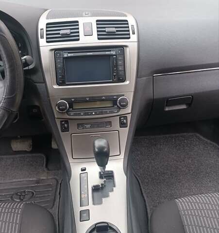 Серый Тойота Авенсис, объемом двигателя 2.23 л и пробегом 196 тыс. км за 9000 $, фото 11 на Automoto.ua