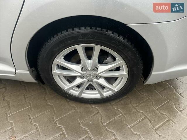 Сірий Тойота Авенсіс, об'ємом двигуна 2 л та пробігом 251 тис. км за 7999 $, фото 29 на Automoto.ua