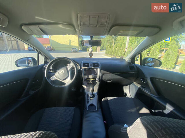 Серый Тойота Авенсис, объемом двигателя 2.2 л и пробегом 359 тыс. км за 8500 $, фото 4 на Automoto.ua
