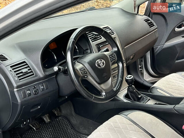 Серый Тойота Авенсис, объемом двигателя 2 л и пробегом 250 тыс. км за 6999 $, фото 42 на Automoto.ua