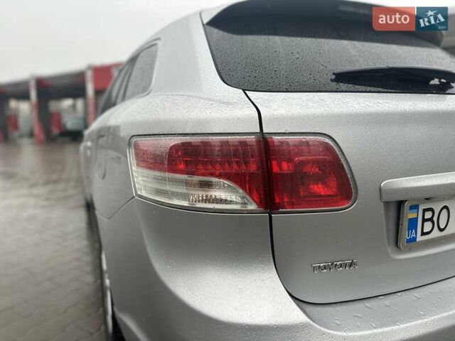 Сірий Тойота Авенсіс, об'ємом двигуна 2 л та пробігом 251 тис. км за 7999 $, фото 11 на Automoto.ua