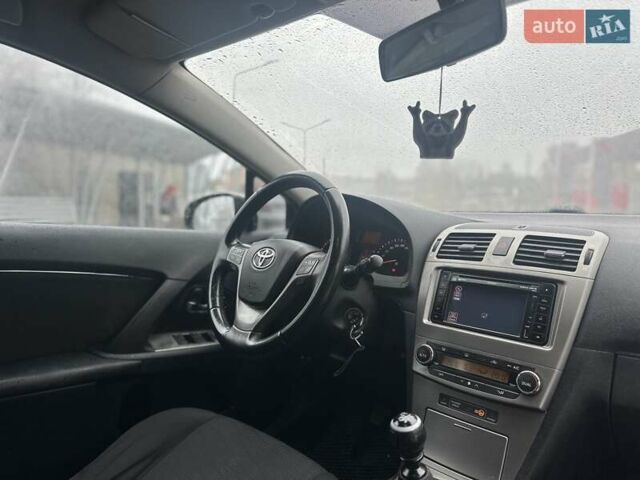 Сірий Тойота Авенсіс, об'ємом двигуна 2 л та пробігом 251 тис. км за 7999 $, фото 56 на Automoto.ua