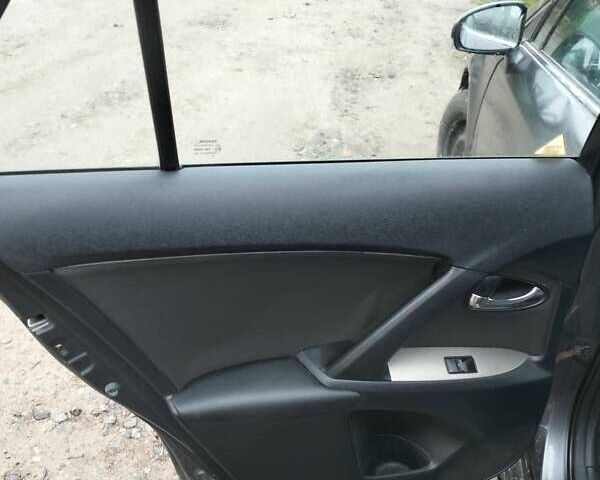 Серый Тойота Авенсис, объемом двигателя 2 л и пробегом 313 тыс. км за 8000 $, фото 9 на Automoto.ua