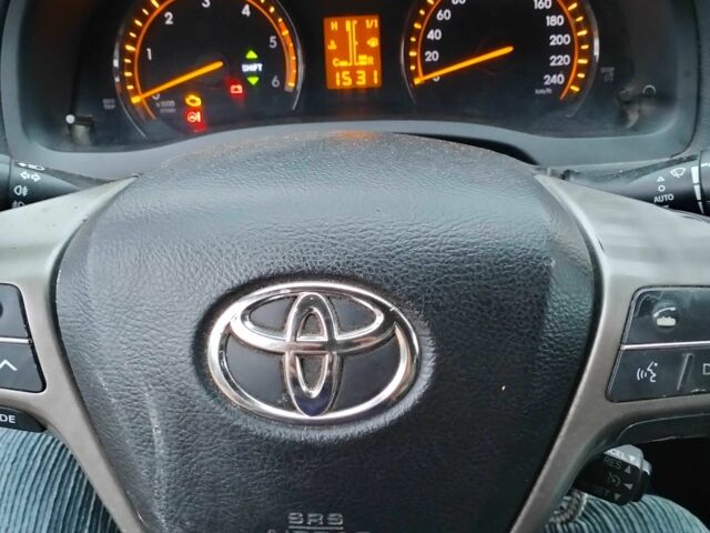 Серый Тойота Авенсис, объемом двигателя 2 л и пробегом 313 тыс. км за 8000 $, фото 5 на Automoto.ua