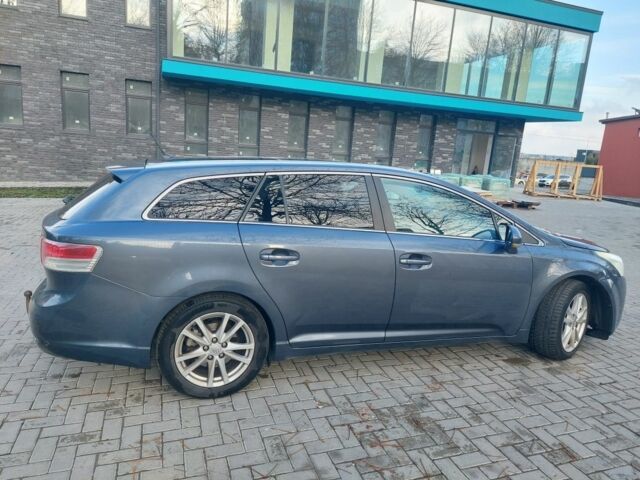 Сірий Тойота Авенсіс, об'ємом двигуна 2 л та пробігом 301 тис. км за 4076 $, фото 10 на Automoto.ua