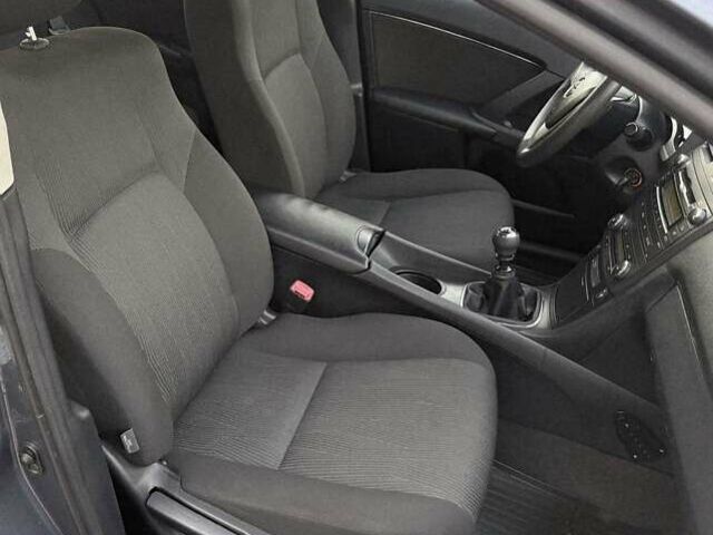 Серый Тойота Авенсис, объемом двигателя 1.6 л и пробегом 200 тыс. км за 8400 $, фото 27 на Automoto.ua