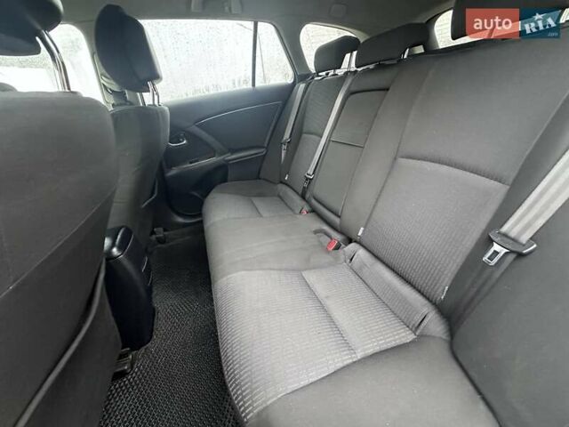 Сірий Тойота Авенсіс, об'ємом двигуна 2 л та пробігом 251 тис. км за 7999 $, фото 46 на Automoto.ua