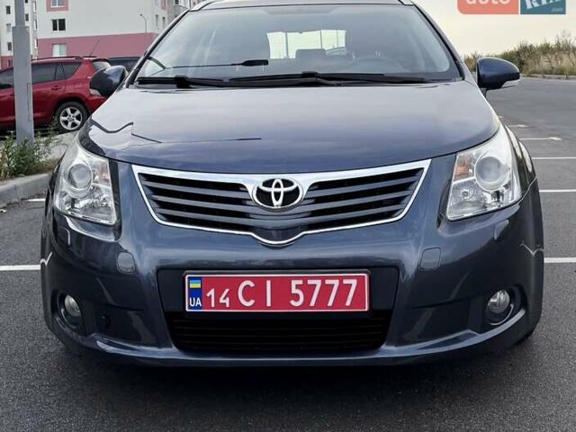 Серый Тойота Авенсис, объемом двигателя 1.6 л и пробегом 200 тыс. км за 8400 $, фото 2 на Automoto.ua