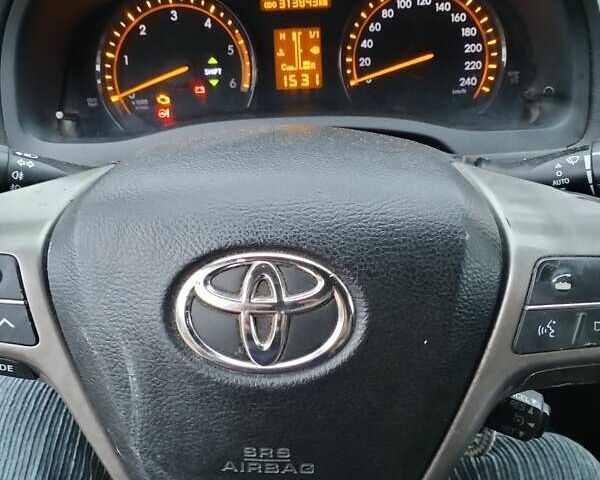 Серый Тойота Авенсис, объемом двигателя 2 л и пробегом 313 тыс. км за 8000 $, фото 7 на Automoto.ua