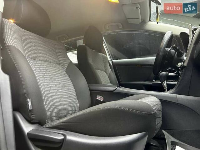 Сірий Тойота Авенсіс, об'ємом двигуна 2.23 л та пробігом 198 тис. км за 9800 $, фото 17 на Automoto.ua
