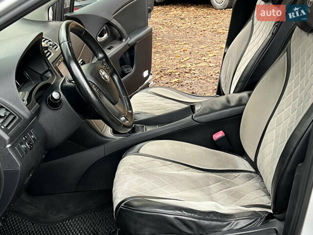 Серый Тойота Авенсис, объемом двигателя 2 л и пробегом 250 тыс. км за 6999 $, фото 40 на Automoto.ua