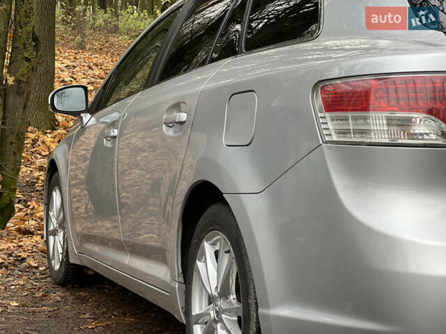 Серый Тойота Авенсис, объемом двигателя 2 л и пробегом 250 тыс. км за 6999 $, фото 29 на Automoto.ua