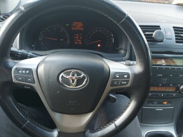 Сірий Тойота Авенсіс, об'ємом двигуна 2 л та пробігом 301 тис. км за 4076 $, фото 3 на Automoto.ua