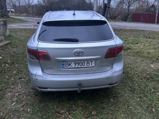 Сірий Тойота Авенсіс, об'ємом двигуна 2 л та пробігом 357 тис. км за 6000 $, фото 2 на Automoto.ua