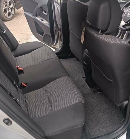 Серый Тойота Авенсис, объемом двигателя 2.23 л и пробегом 196 тыс. км за 9000 $, фото 13 на Automoto.ua