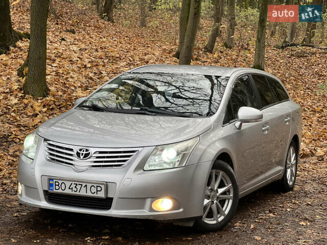 Серый Тойота Авенсис, объемом двигателя 2 л и пробегом 250 тыс. км за 6999 $, фото 2 на Automoto.ua