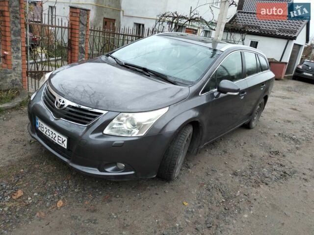 Серый Тойота Авенсис, объемом двигателя 2 л и пробегом 313 тыс. км за 7750 $, фото 1 на Automoto.ua