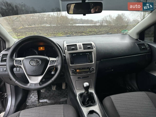 Серый Тойота Авенсис, объемом двигателя 2 л и пробегом 275 тыс. км за 8700 $, фото 13 на Automoto.ua