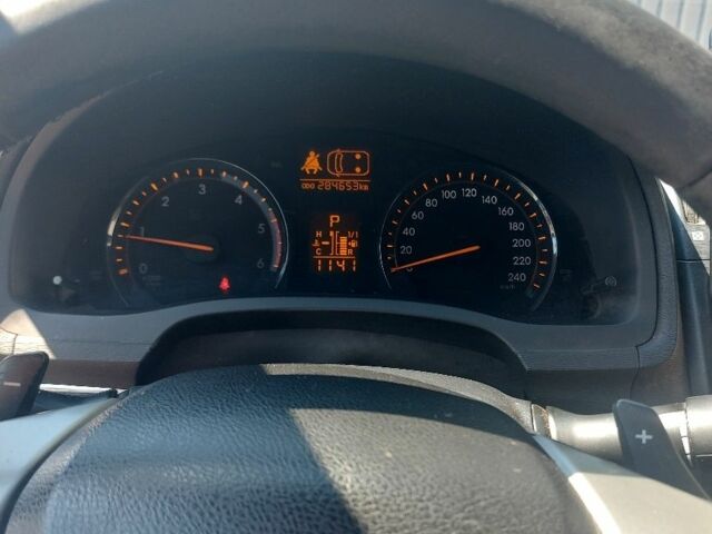 Серый Тойота Авенсис, объемом двигателя 2.2 л и пробегом 290 тыс. км за 8700 $, фото 4 на Automoto.ua